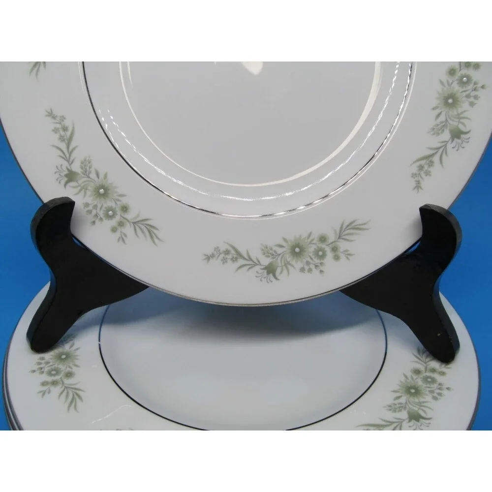 Wedgwood Bone China England Westbury Pattern Salad Plates 8